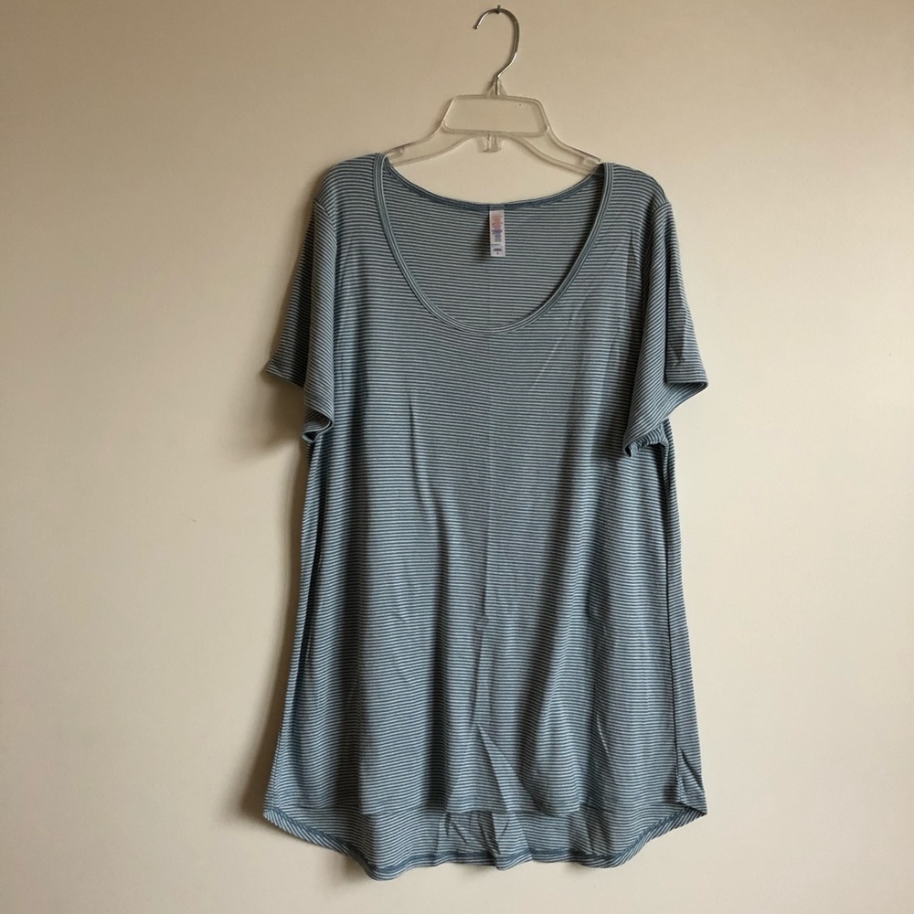 Lularoe Classic T - Large